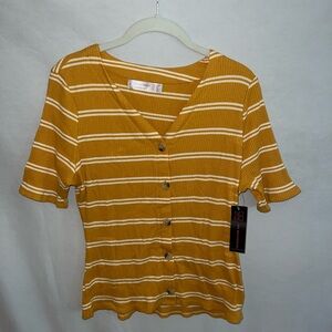 NWT BRAND NEW MUSTARD YELLOW FAUX BUTTON UP BLOUSE